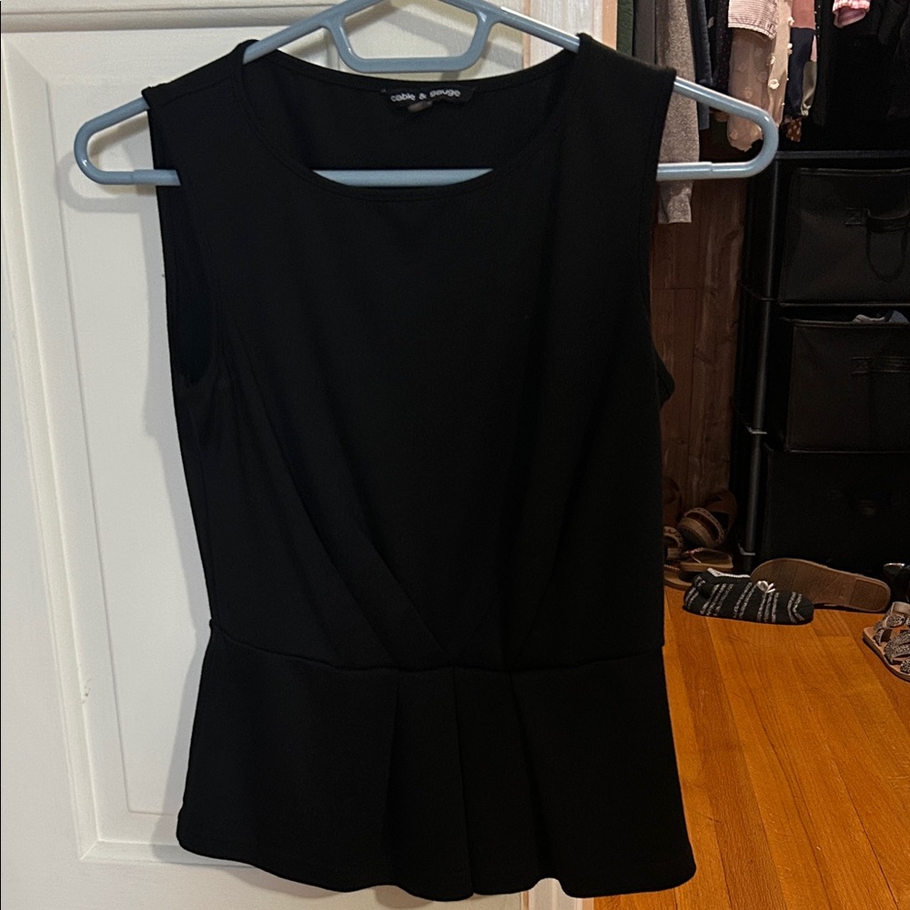 Cable & Gauge Black Sleeveless Blouse
